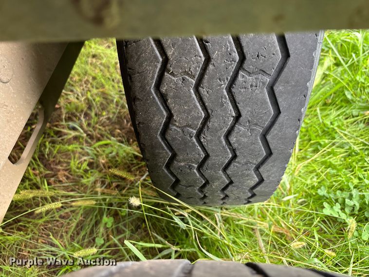 image for item EJ7698 2022 Larson 7500 reel trailer