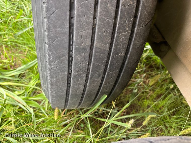 image for item EJ7698 2022 Larson 7500 reel trailer