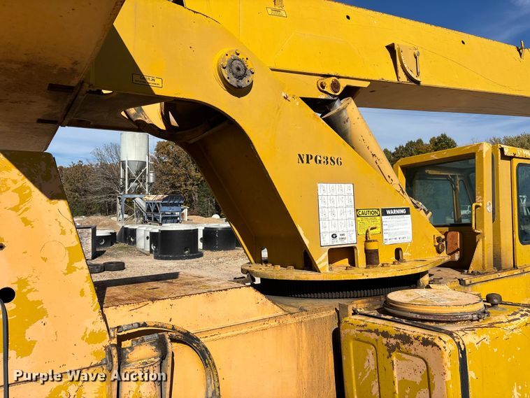 image for item EJ7724 1980 Grove RT58B crane