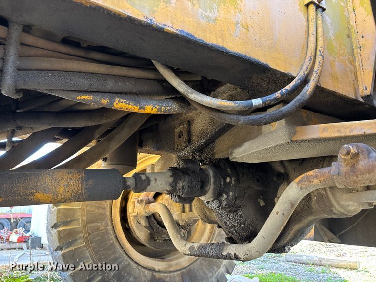 image for item EJ7724 1980 Grove RT58B crane