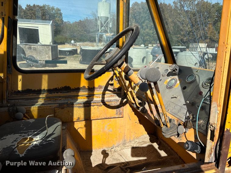image for item EJ7724 1980 Grove RT58B crane