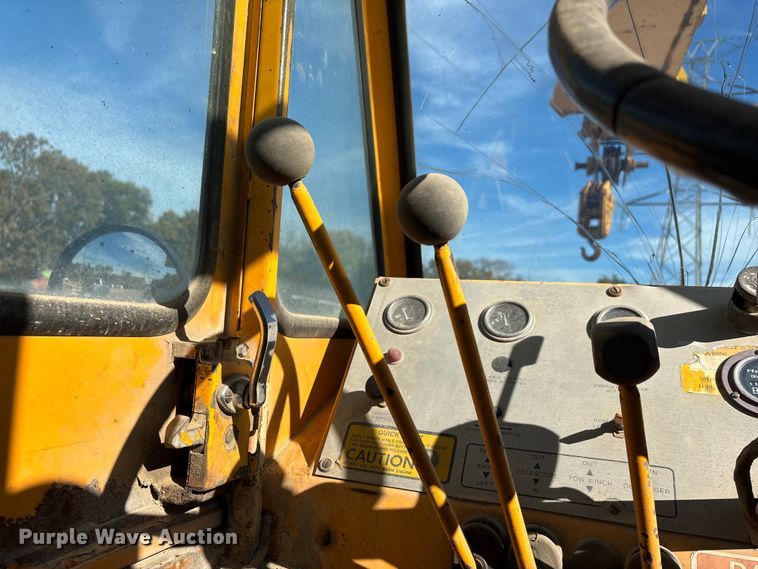 image for item EJ7724 1980 Grove RT58B crane