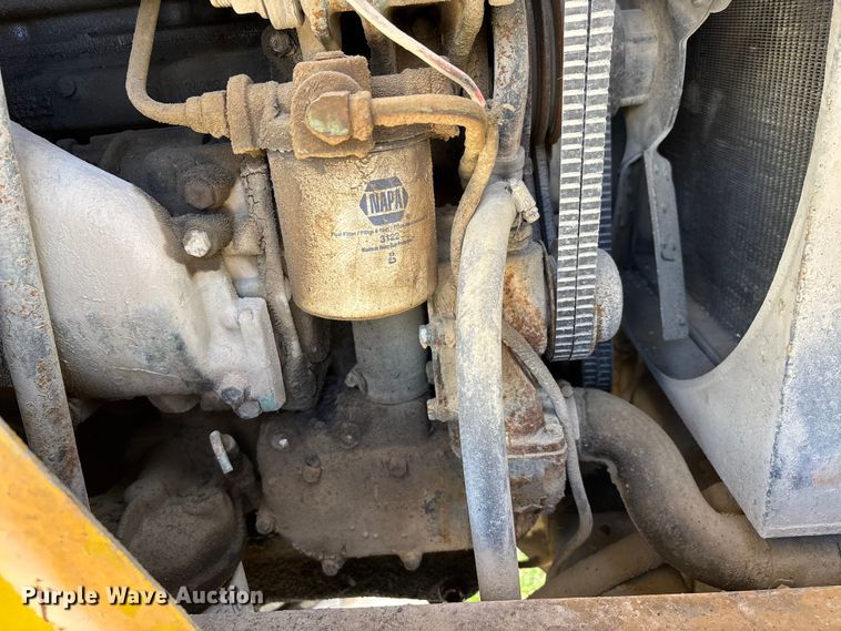 image for item EJ7724 1980 Grove RT58B crane