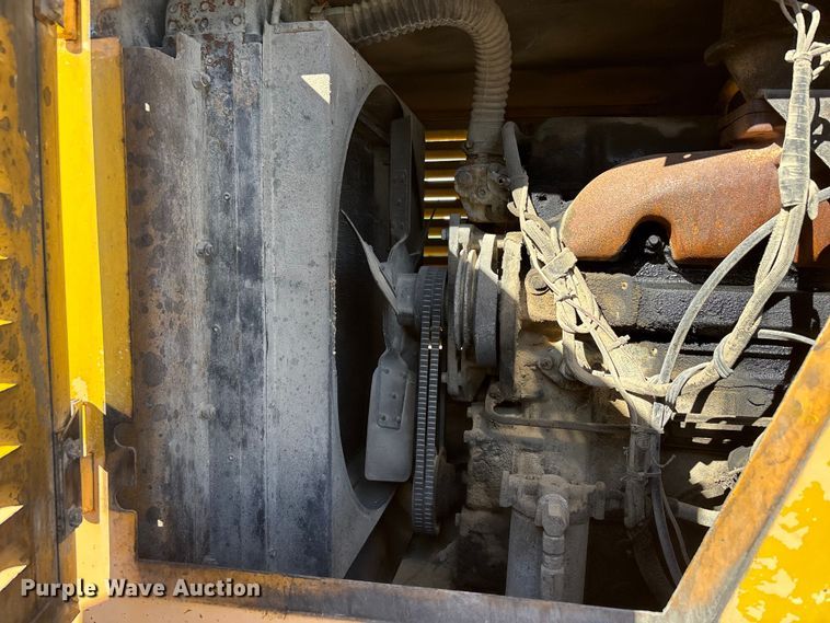 image for item EJ7724 1980 Grove RT58B crane