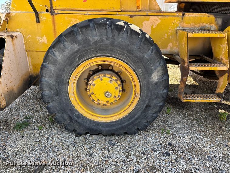 image for item EJ7724 1980 Grove RT58B crane