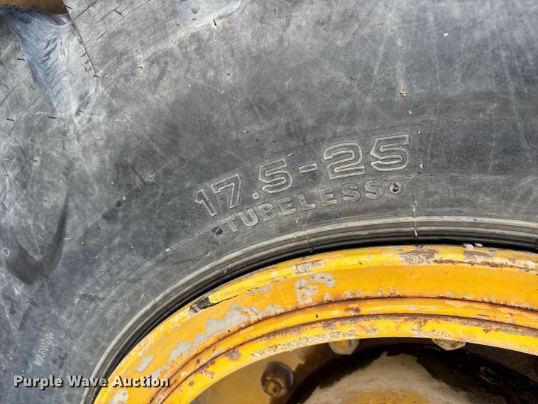 image for item EJ7724 1980 Grove RT58B crane