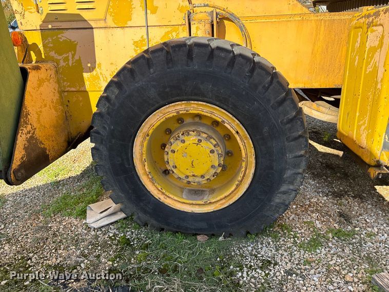 image for item EJ7724 1980 Grove RT58B crane