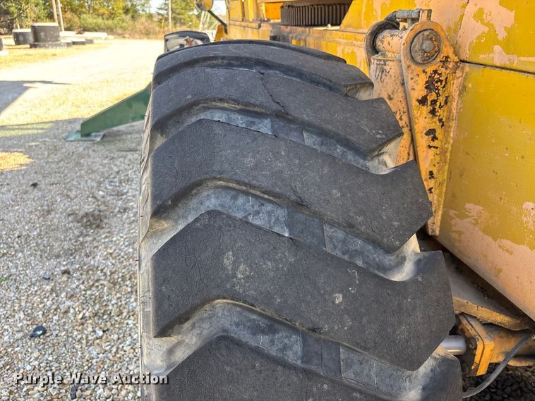 image for item EJ7724 1980 Grove RT58B crane