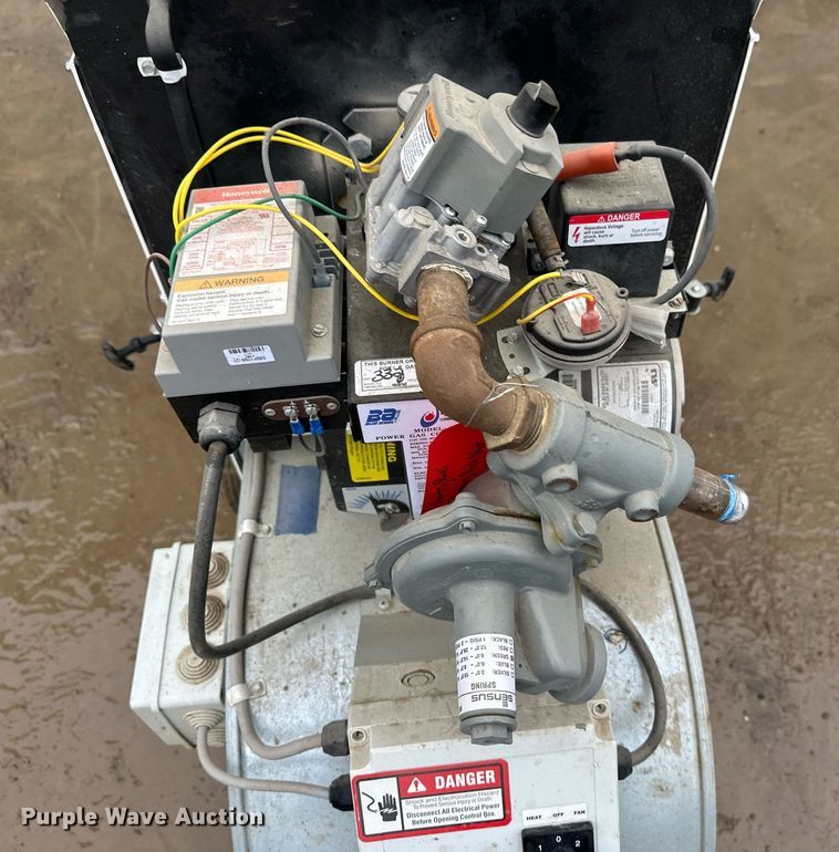 image for item EL0043 Heat Wagon VG400 heater