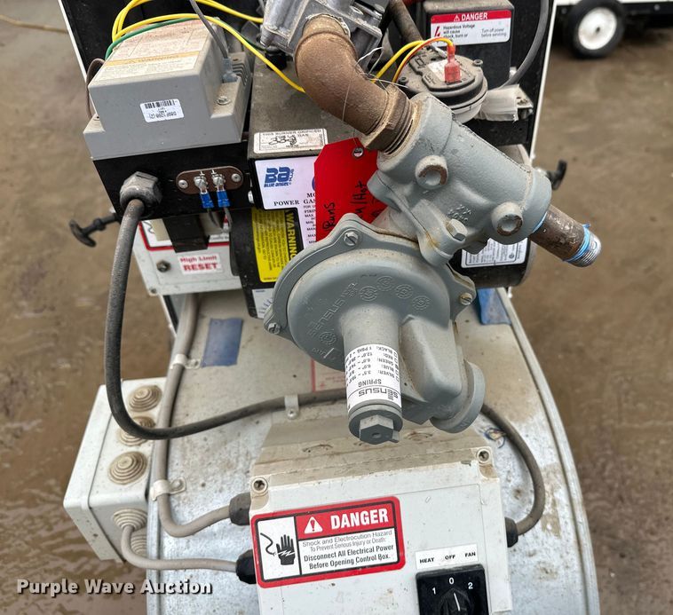 image for item EL0043 Heat Wagon VG400 heater