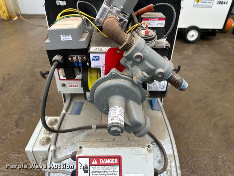 image for item EL0043 Heat Wagon VG400 heater