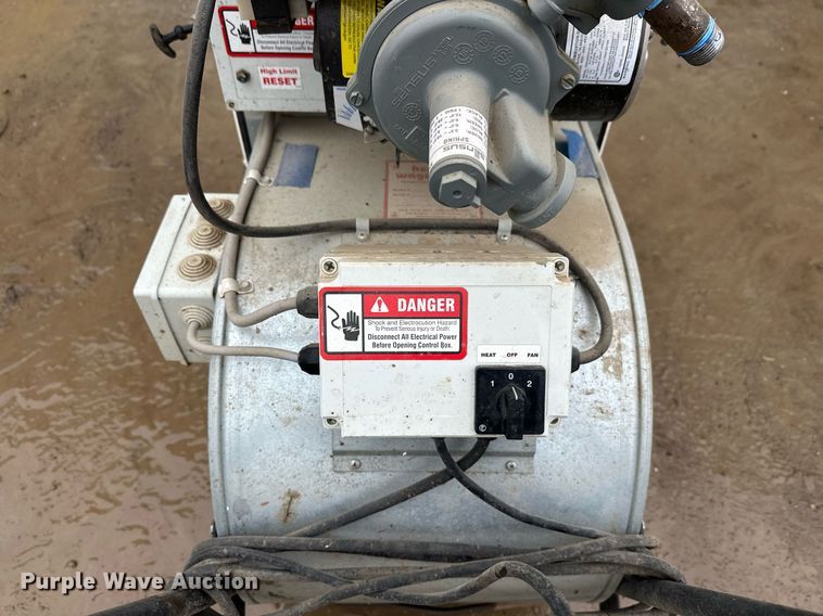 image for item EL0043 Heat Wagon VG400 heater