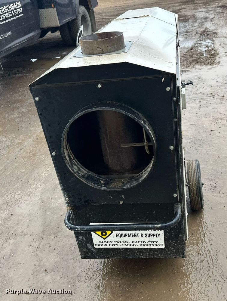 image for item EL0044 Heat wagon VG400 heater