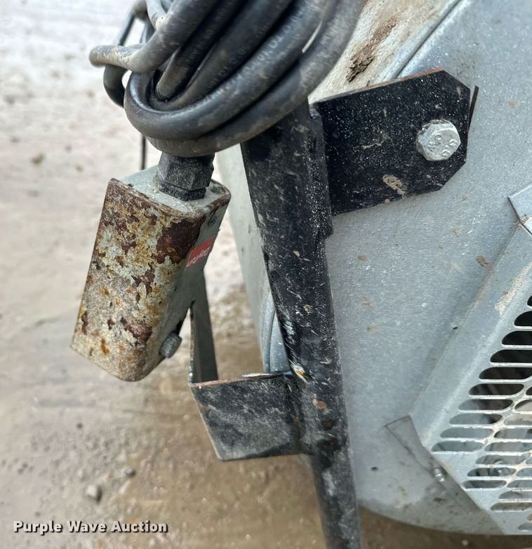 image for item EL0044 Heat wagon VG400 heater