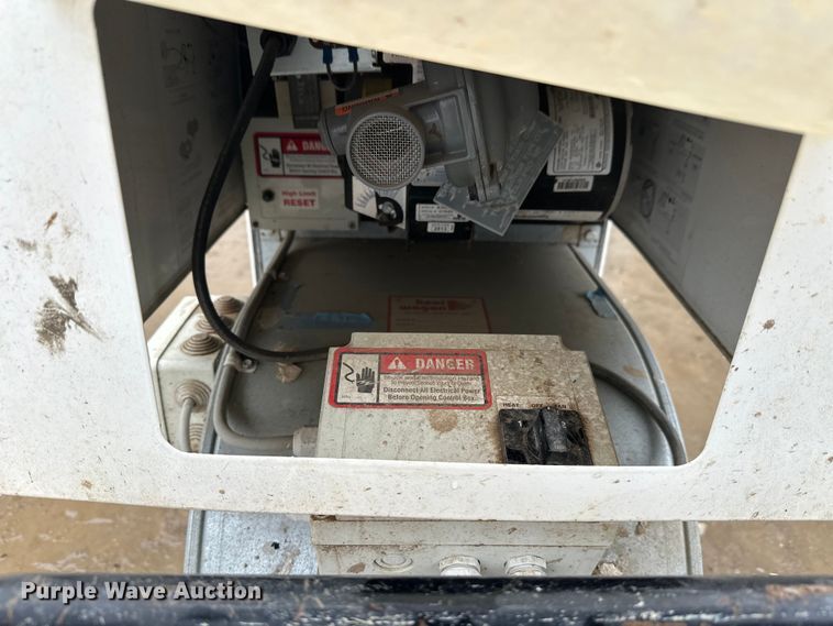 image for item EL0044 Heat wagon VG400 heater