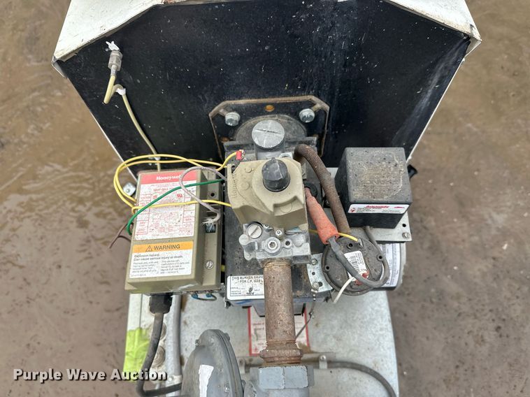 image for item EL0045 Heat wagon VG400 heater