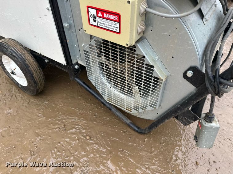 image for item EL0046 Heat Wagon VG400 heater