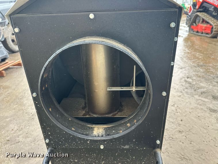 image for item EL0046 Heat Wagon VG400 heater