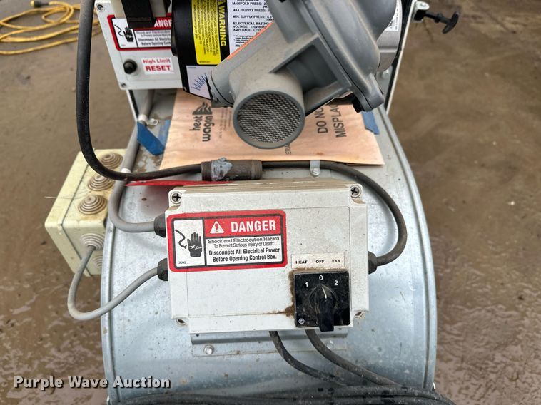 image for item EL0046 Heat Wagon VG400 heater