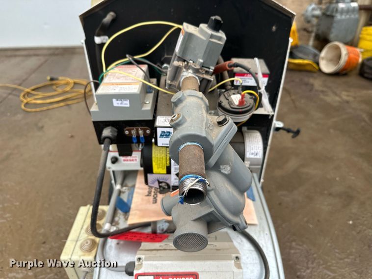 image for item EL0046 Heat Wagon VG400 heater