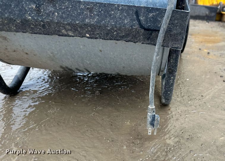 image for item EL0046 Heat Wagon VG400 heater