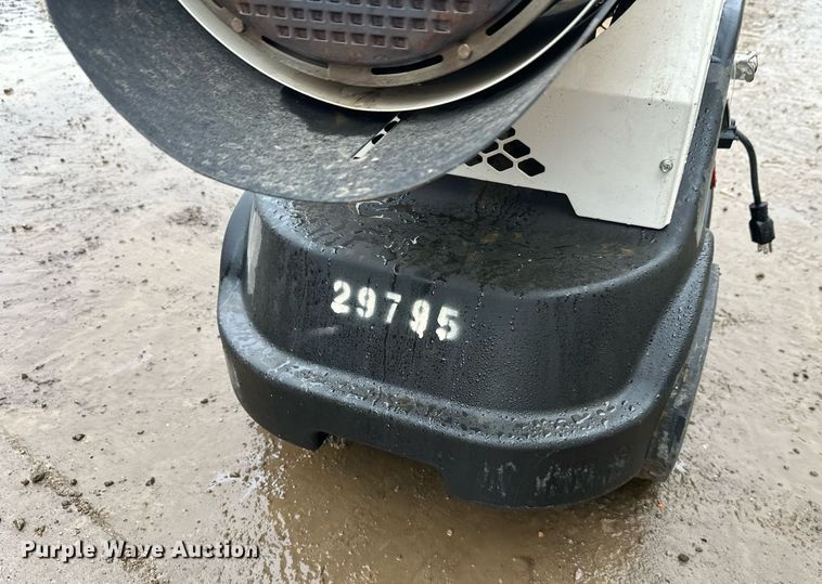 image for item EL0048 2018 Heat Wagon HRF115 heater