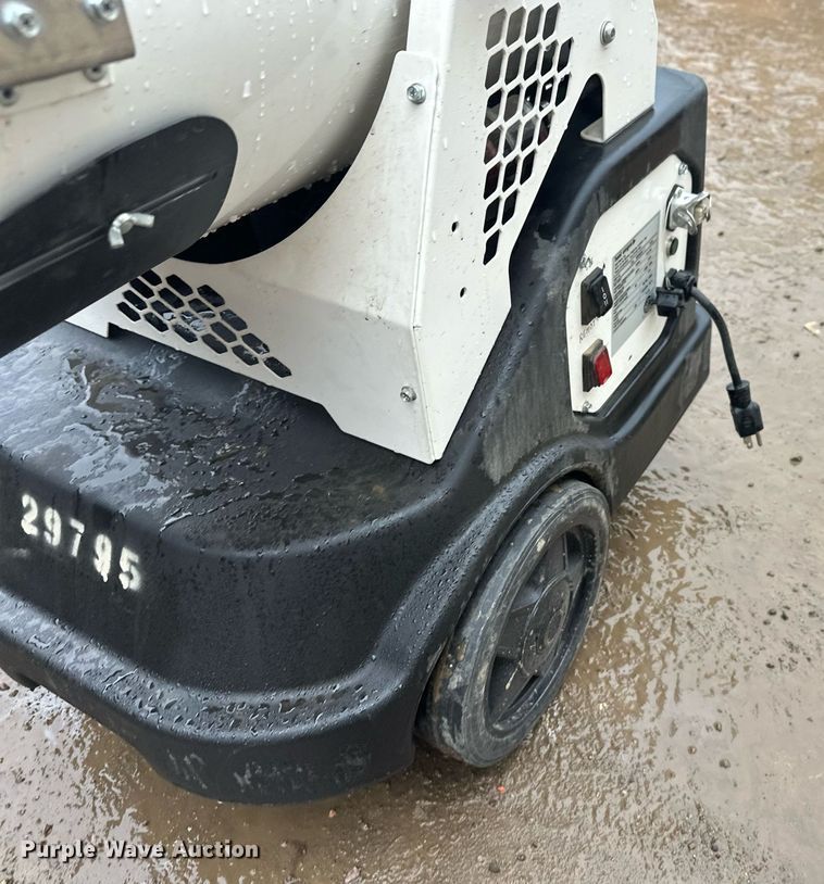 image for item EL0048 2018 Heat Wagon HRF115 heater