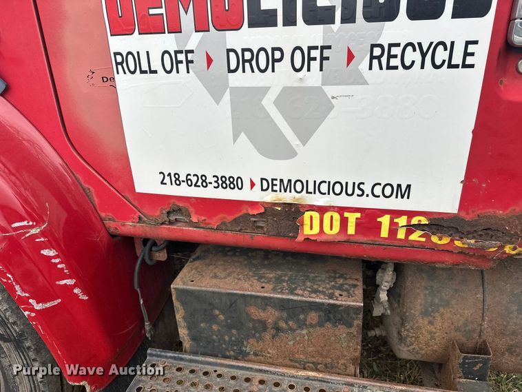 image for item EL0049 1991 International 4700LP hook lift truck