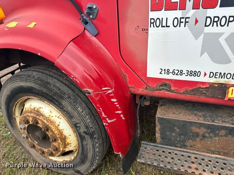 image for item EL0049 1991 International 4700LP hook lift truck