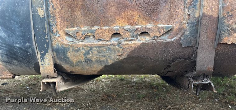 image for item EL0049 1991 International 4700LP hook lift truck