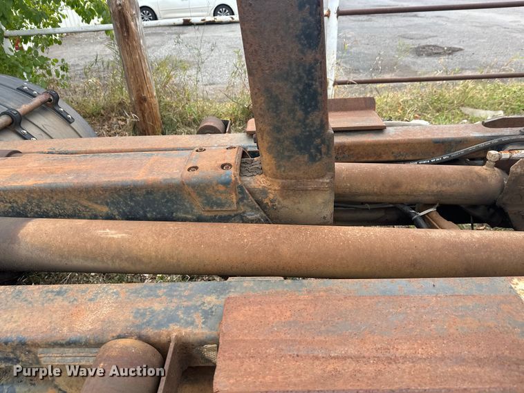 image for item EL0049 1991 International 4700LP hook lift truck