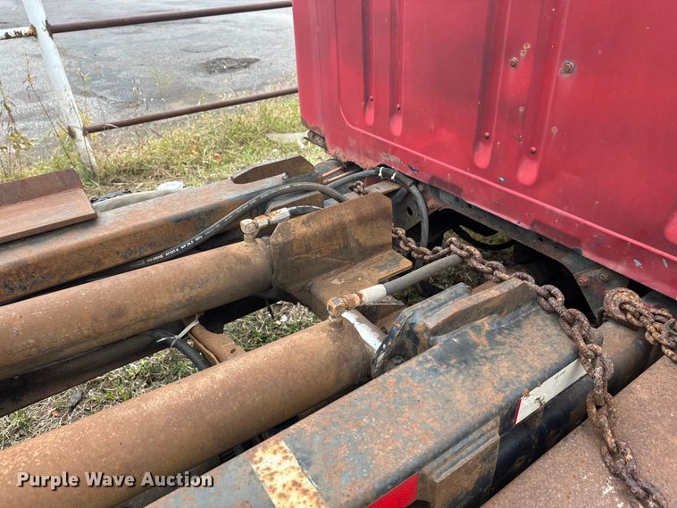 image for item EL0049 1991 International 4700LP hook lift truck