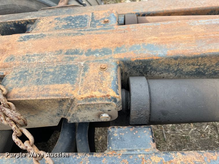 image for item EL0049 1991 International 4700LP hook lift truck