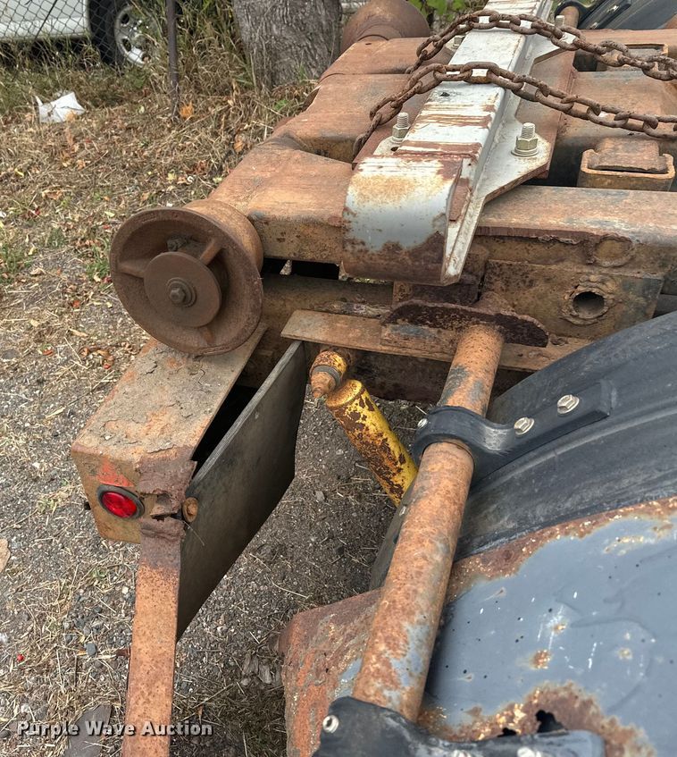 image for item EL0049 1991 International 4700LP hook lift truck