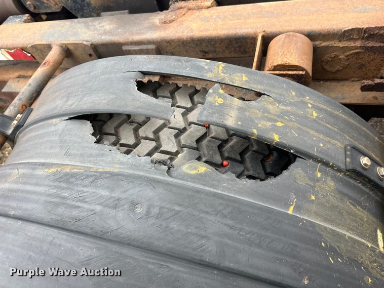 image for item EL0049 1991 International 4700LP hook lift truck