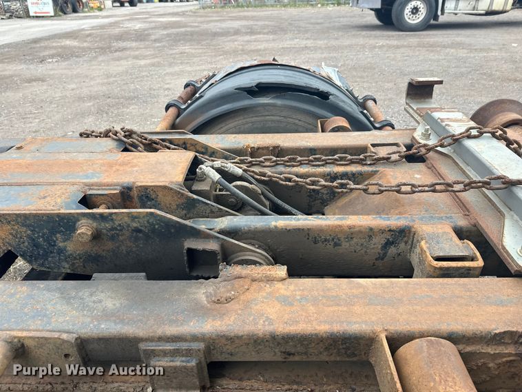 image for item EL0049 1991 International 4700LP hook lift truck