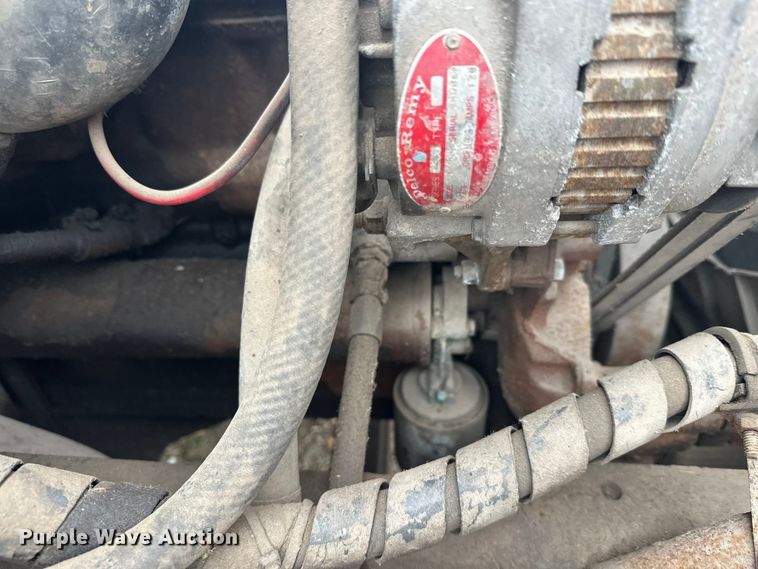 image for item EL0049 1991 International 4700LP hook lift truck