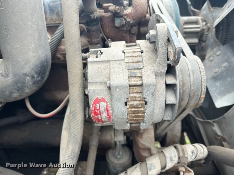 image for item EL0049 1991 International 4700LP hook lift truck