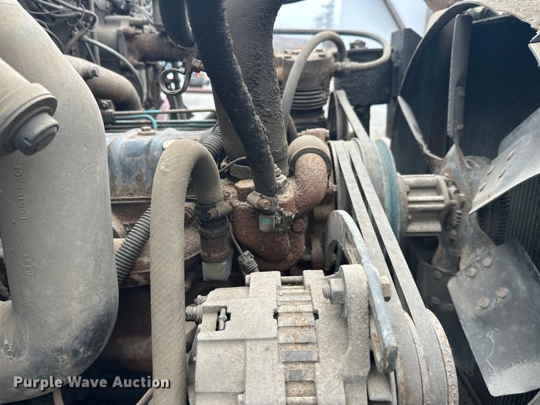 image for item EL0049 1991 International 4700LP hook lift truck