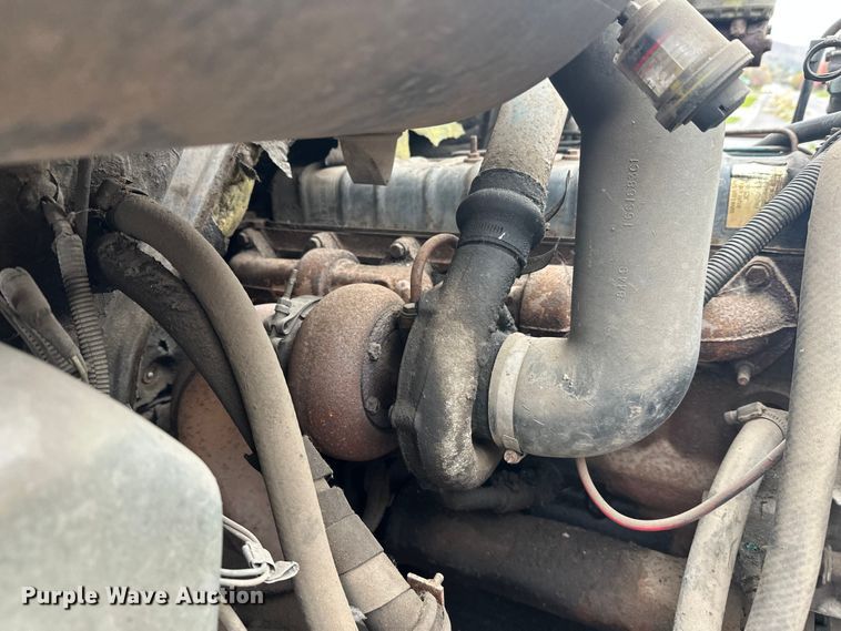 image for item EL0049 1991 International 4700LP hook lift truck