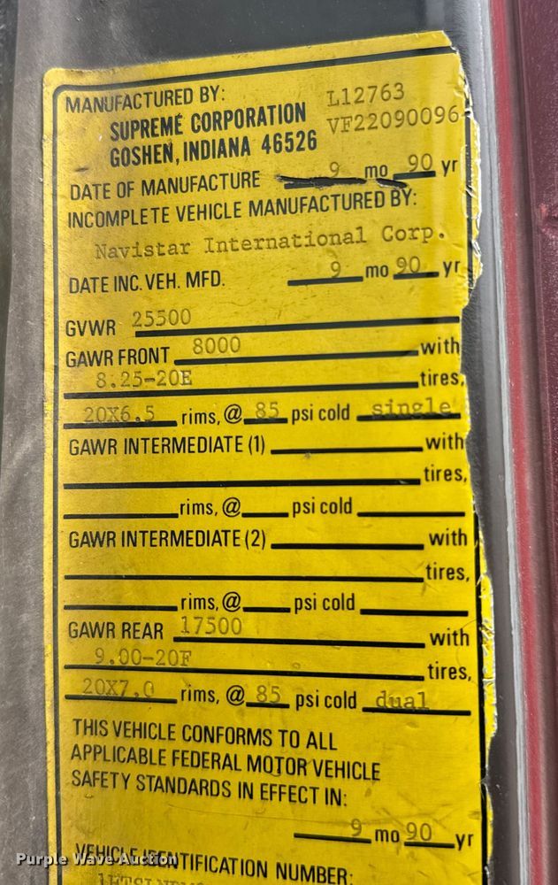 image for item EL0049 1991 International 4700LP hook lift truck