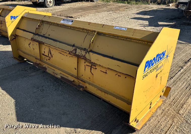 image for item EL0061 Pro Tech Snow pusher skid steer snow pusher