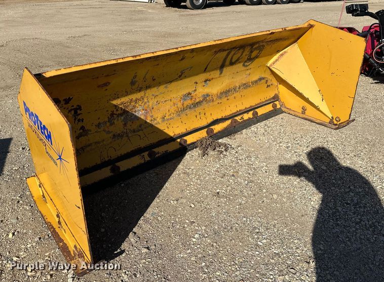 image for item EL0062 Pro Tech Snow pusher skid steer snow pusher