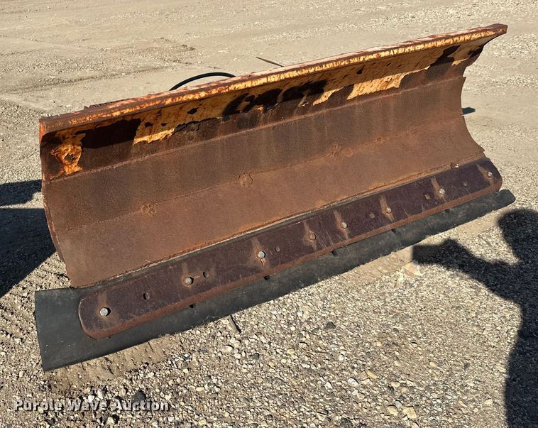 image for item EL0064 Skid steer snow plow