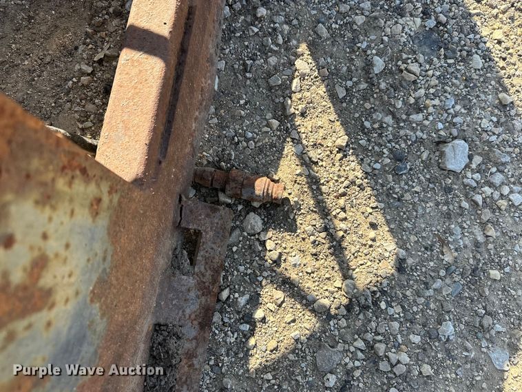 image for item EL0064 Skid steer snow plow