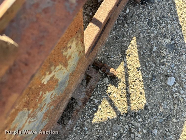 image for item EL0064 Skid steer snow plow