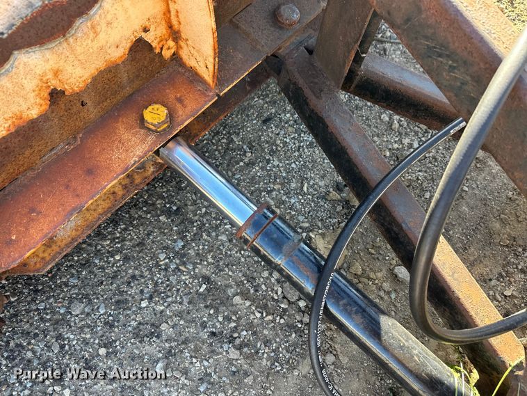 image for item EL0064 Skid steer snow plow