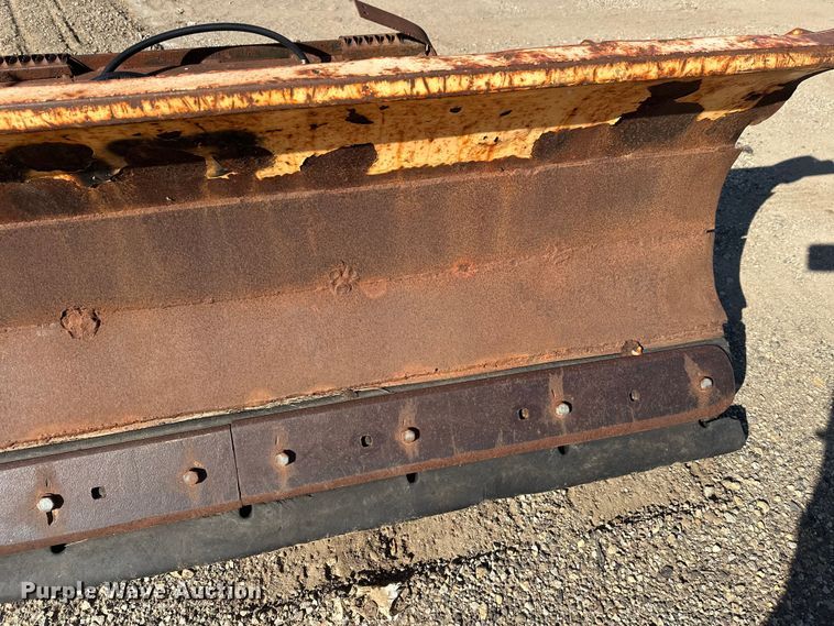 image for item EL0064 Skid steer snow plow