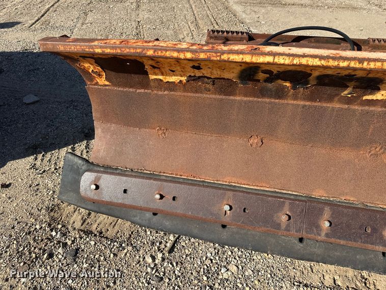 image for item EL0064 Skid steer snow plow