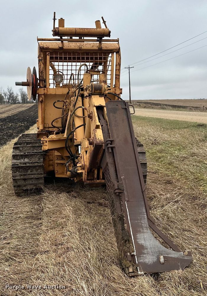 image for item EL0080 1971 International TD15B cable plow